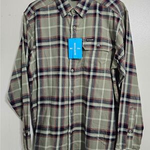 Columbia Men's Olive and Red Regular-fit Plaid Long Sleeve Button-down Shirt